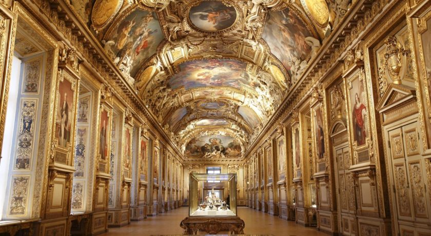 The break-in occurred in the Galerie d'Apollon, Musée du Louvre